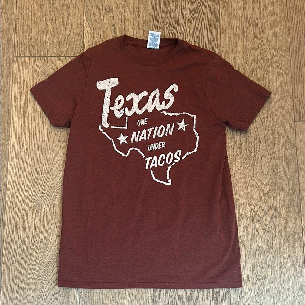 NWOT Texas Graphic T-Shirt in Maroon